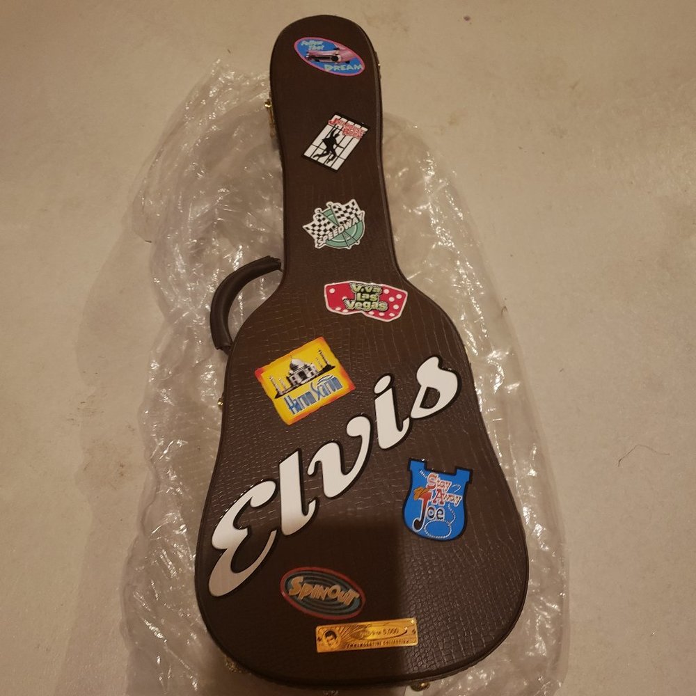 ULTIMATE ELVIS 18-PACK VHS Guitar Case W/Case MIB
